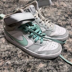 Nike Kids High-Top Sneakers - White and Mint